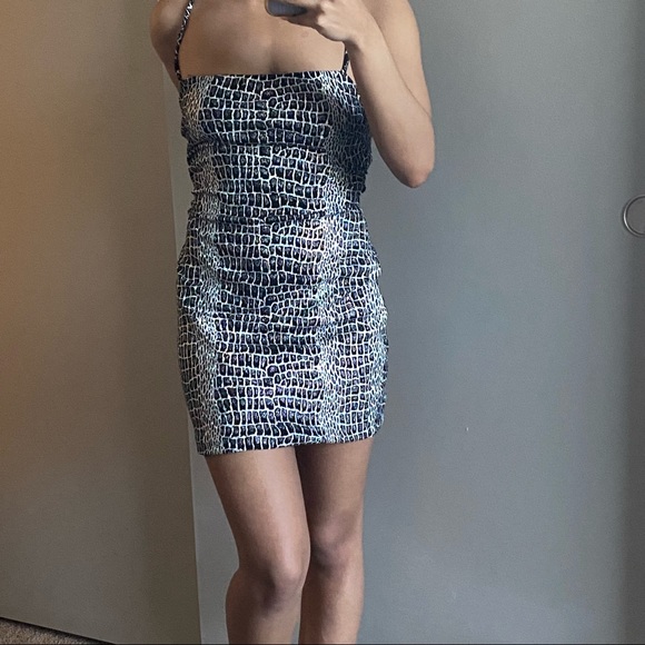 Take the Heat Bodycon Dress - Picture 2 of 4